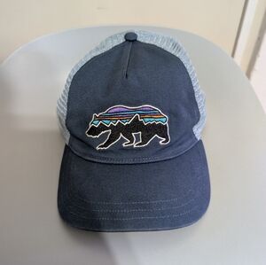 Patagonia Hat Baseball Mesh Sides Mountains Bear Logo Curved Brim Navy Blue